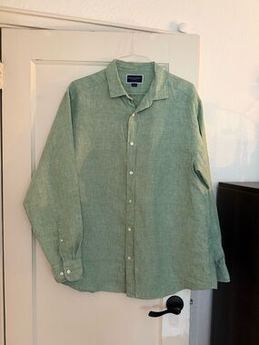 Charles Tyrwhitt Light Green Linen Button-Down Shirt